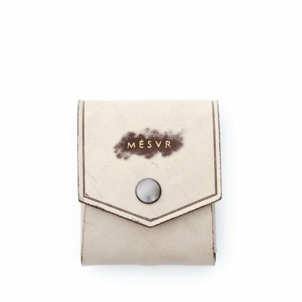 Airpods-wax-brown-a 提供英文燙金烙印與皮革刻字服務 古典工藝 - Official Site